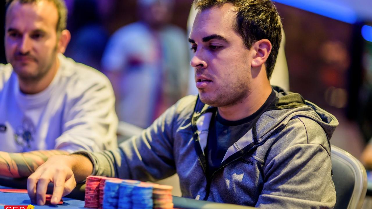 Adrián Chabbi "elmorobielsa" lidera a los últimos 15 jugadores del Main Event Adrián Chabbi "elmorobielsa" lidera a los últimos 15 jugadores del Main Event