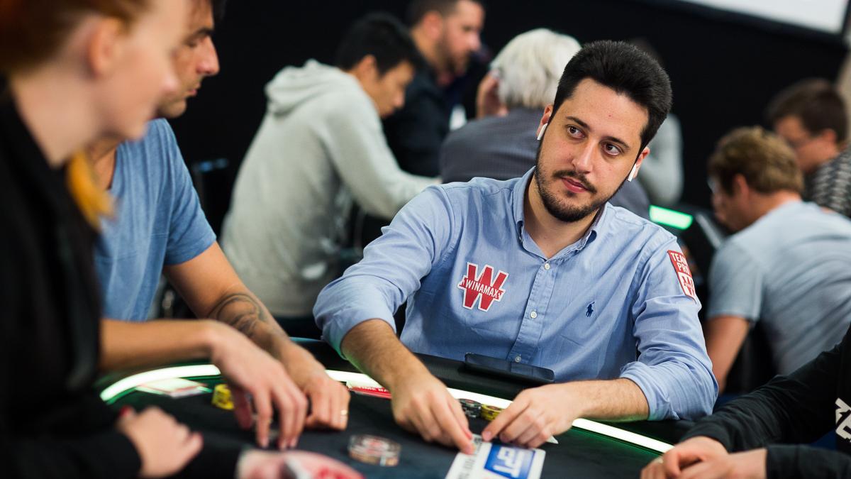 Adrián Mateos y Javier Zarco comparten mesa final en un paralelo del EPT Barcelona Adrián Mateos y Javier Zarco comparten mesa final en un paralelo del EPT Barcelona