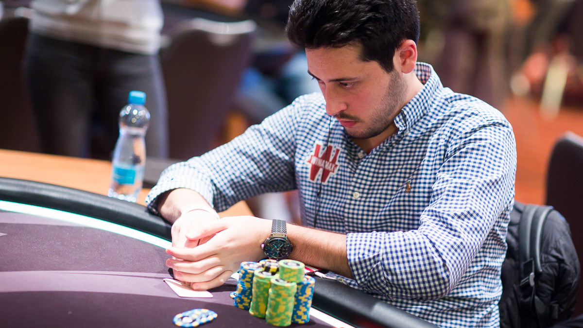 Adrián Mateos se las verá con Adams y Badziakouski en el 3-handed del €50k SHR