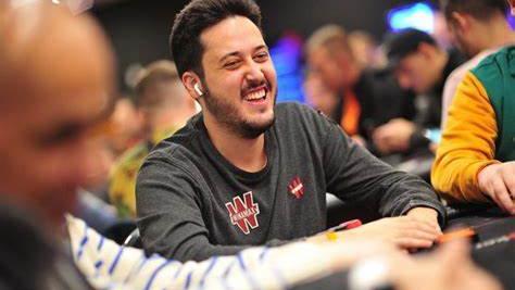 Adrián Mateos lidera a la armada con dos medallas de bronce en GGPoker