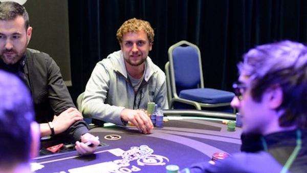 Ryan Riess lidera una mesa final llena de sospechosos habituales Ryan Riess lidera una mesa final llena de sospechosos habituales