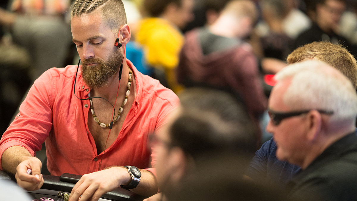 “SvZff” gana el Main Event WCOOP pero Steven van Zadelhoff ingresa solo el 16%