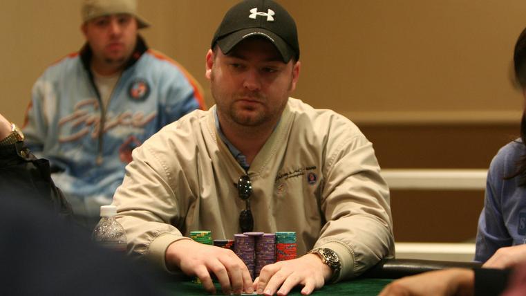 Mike Postle reaparece de incógnito en una FT con 200.000 $ on top