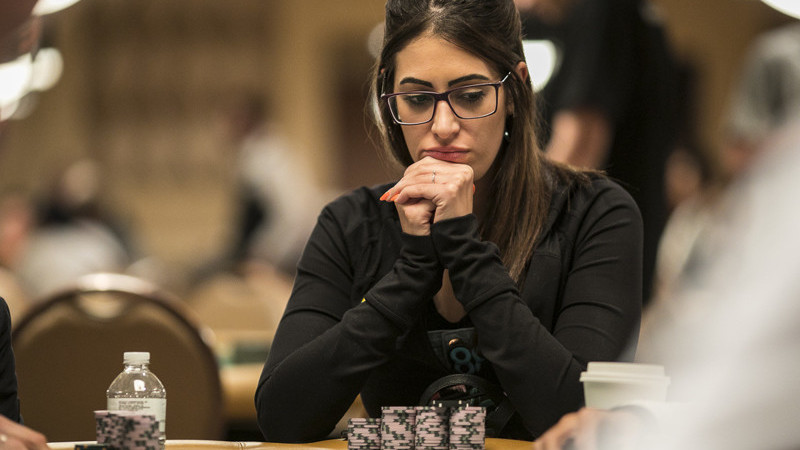 La brasilera Vivian Saliba va por el Crazy Eights