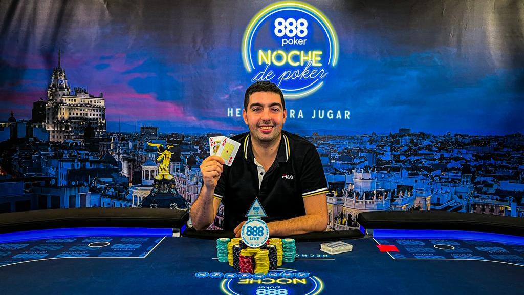 Óscar Iglesias es el último clasificado para la gran Final de Noche de Poker