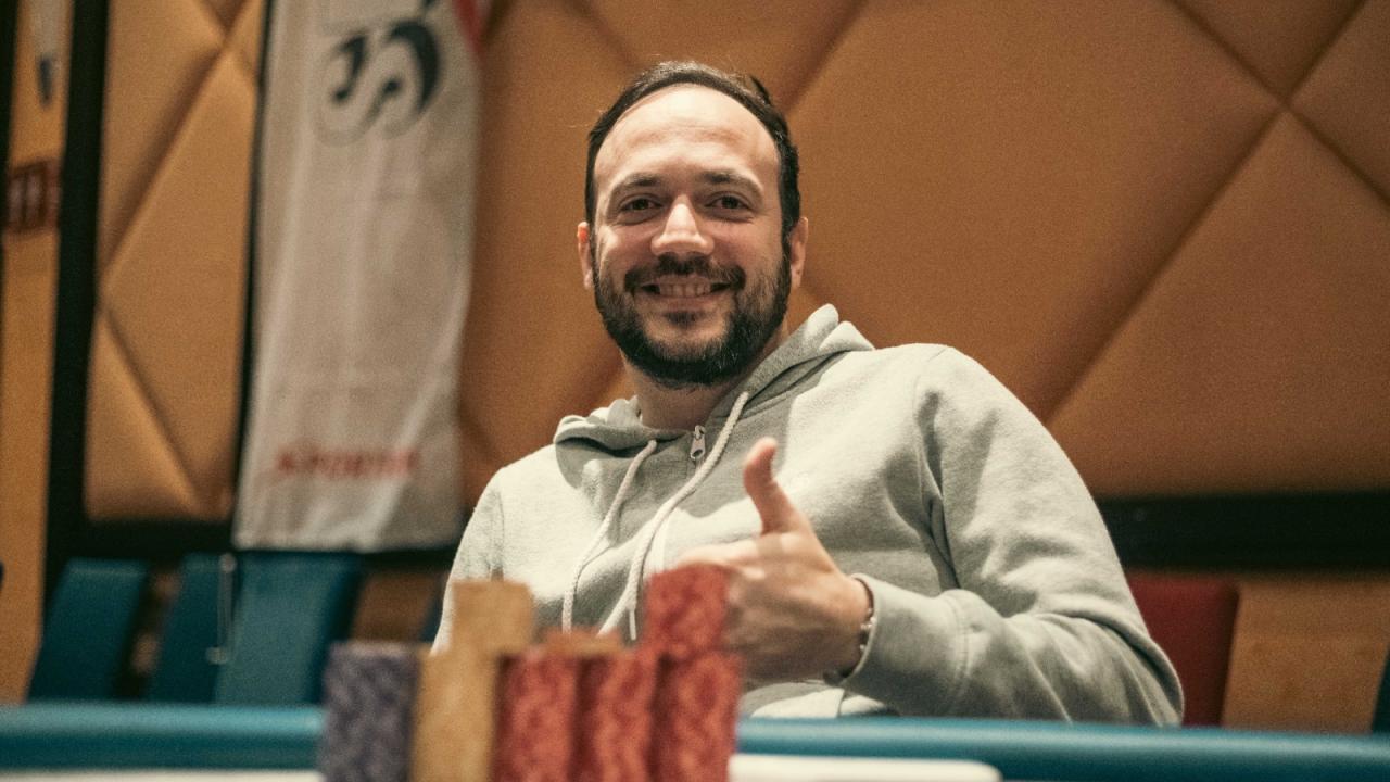 Antonio Galiana lidera el High Roller con puño de hierro 