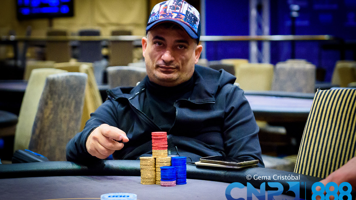 Adrian Costin finaliza el 1A como chip leader de los 51 supervivientes