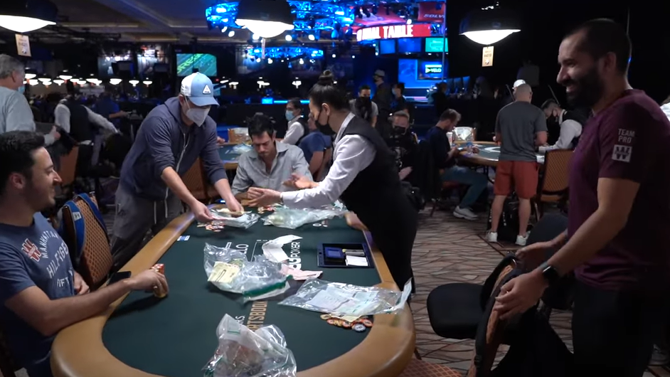 Adrián Mateos analiza su inicio del Día 2 del $10k 6-Max de las WSOP 2021