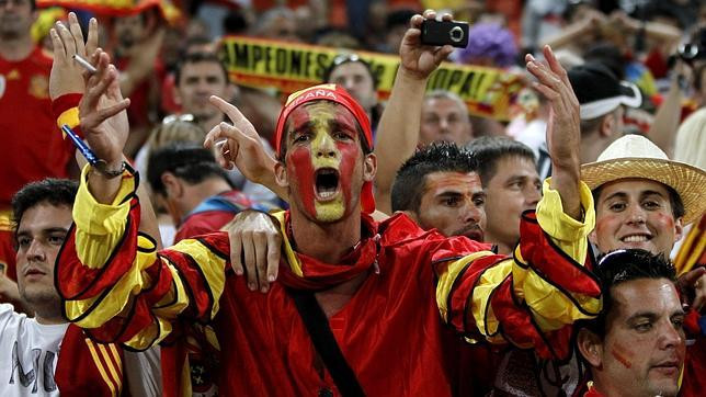 'dawili' ejerce de anfitrión en la fiesta española del jueves online 'dawili' ejerce de anfitrión en la fiesta española del jueves online