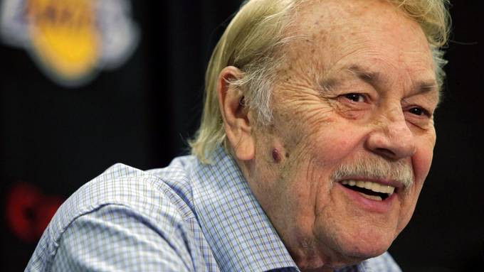 Adiós a Jerry Buss, doctor, empresario y jugador de poker