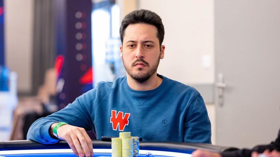 Adrián Mateos rema el EPT Paris en el último torneo del festival