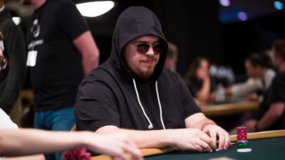 Ezequiel Waigel se pone líder de un Event #46: $5,000 NLH 6-Handed huérfano de españoles