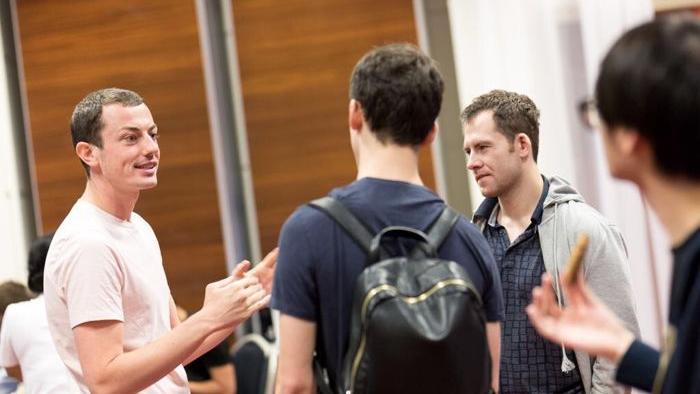 Viktor Blom, Tom Dwan y Dan Cates juegan al pillapilla en Twitter Viktor Blom, Tom Dwan y Dan Cates juegan al pillapilla en Twitter