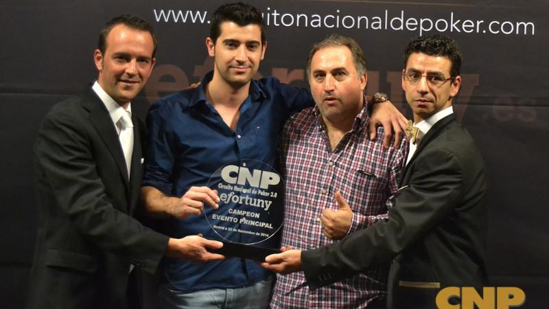 Javier Sánchez y Ángel Mena comparten trofeo en la Gran Final del CNP 3.0 Javier Sánchez y Ángel Mena comparten trofeo en la Gran Final del CNP 3.0