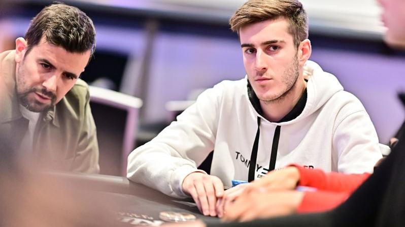 Martín G. tendrá que sacar los remos en el Día 4 del WSOPE Main Event