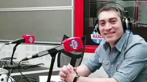 Óscar García-Pelayo a los micrófonos, con David Luzago