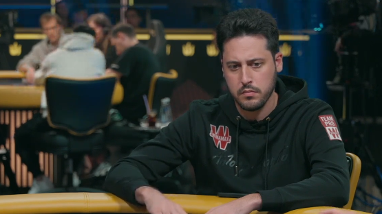 Adrián Mateos termina chip leader el Día 1 del Main Event con 202bb