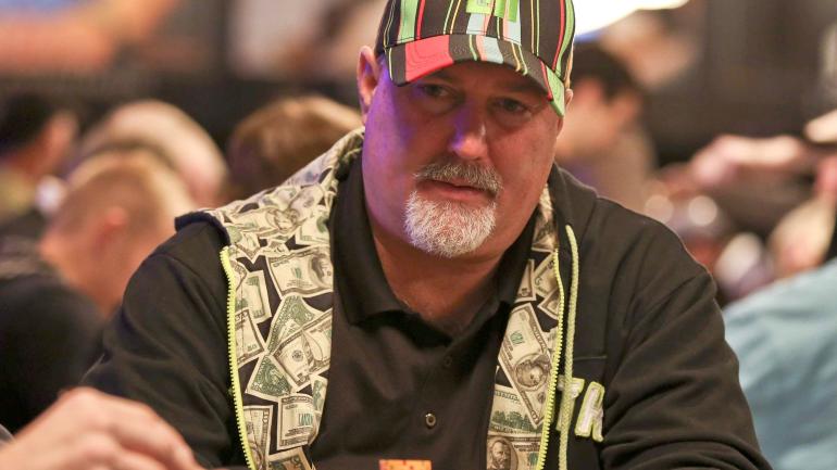 Diario WSOP día 20: Tom Schneider tendrá que posponer su doblete 12 horas