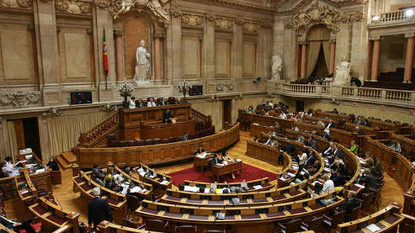 El Parlamento de Portugal debatirá el juego online antes del 10 de julio El Parlamento de Portugal debatirá el juego online antes del 10 de julio