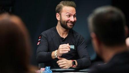 Negreanu saca los remos y recorta la diferencia con Polk hasta los 644.668$ Negreanu saca los remos y recorta la diferencia con Polk hasta los 644.668$