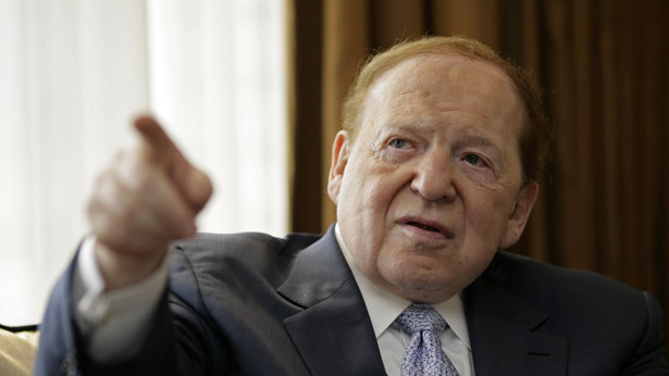 Tim James se encarga de sacar a la luz la hipocresía de Sheldon Adelson