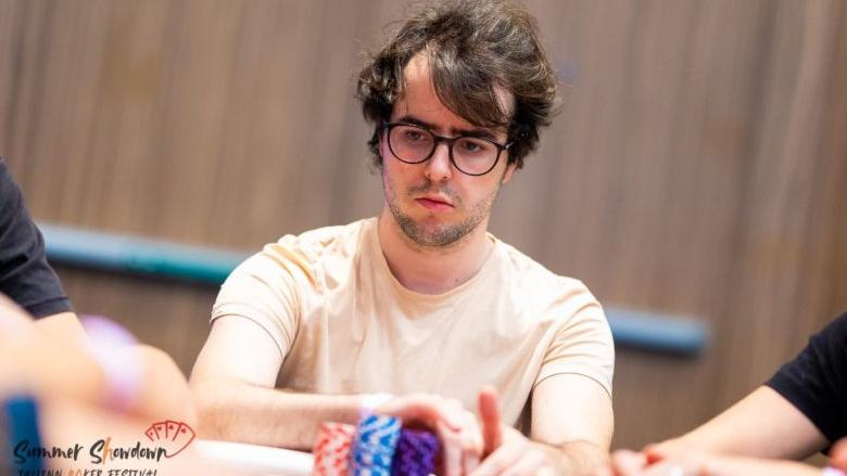 Víctor Prior, al frente de los 8 jugadores españoles clasificados en el Main Event Día 1B