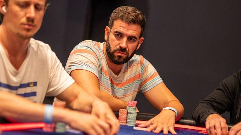 Álex Baena lidera la jornada inaugural del Estrellas Poker Tour