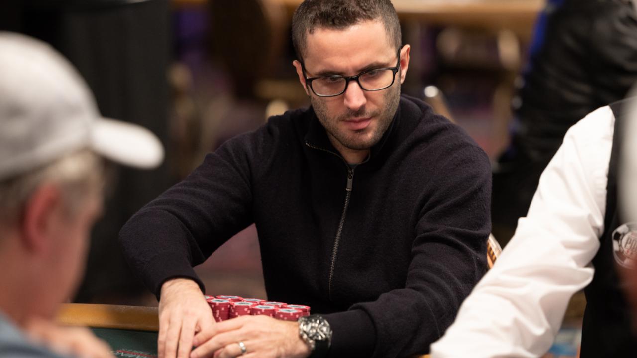 8 ciegas y un sueño: David López partirá como shortstack en el Día 3 del $3k Freezeout