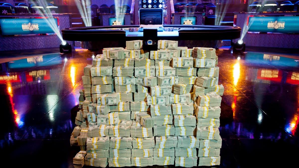 Los 30 torneos de poker con más dinero en premios de la historia