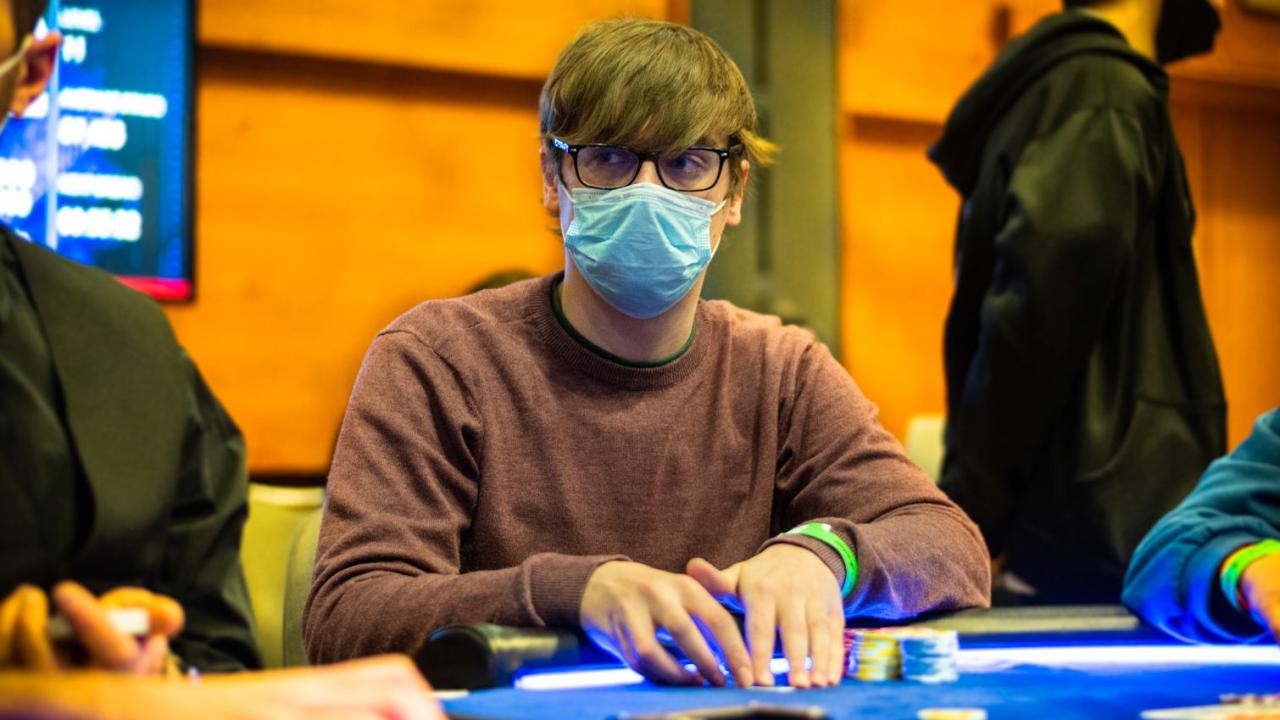 Jon Ander Martínez "Jounas14" gana el Bounty Hunters HR Main Event por 125.063$ 