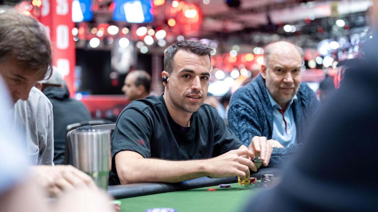 Raúl Manzanares capitanea al XV del León en el Día 1B del Main Event WSOP Raúl Manzanares capitanea al XV del León en el Día 1B del Main Event WSOP