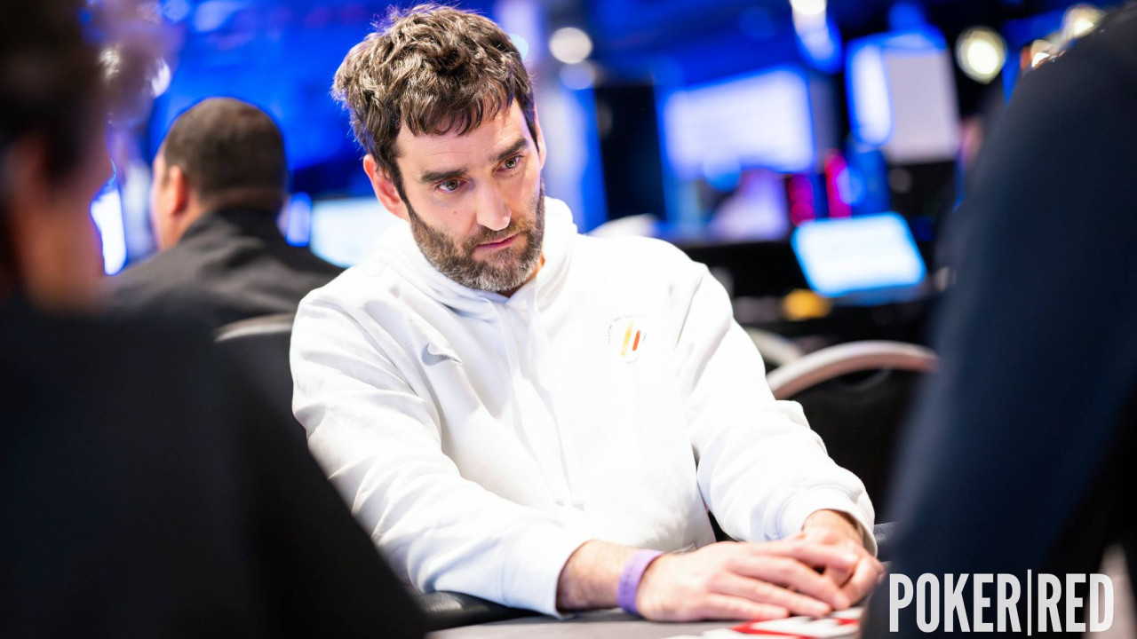 Raúl Mestre lidera con 477.000 puntos a los 22 jugadores que pasan al Día 2 del High Roller