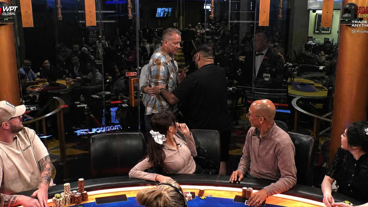 Hustler Casino Live expulsa a dos jugadores que casi llegan a las manos