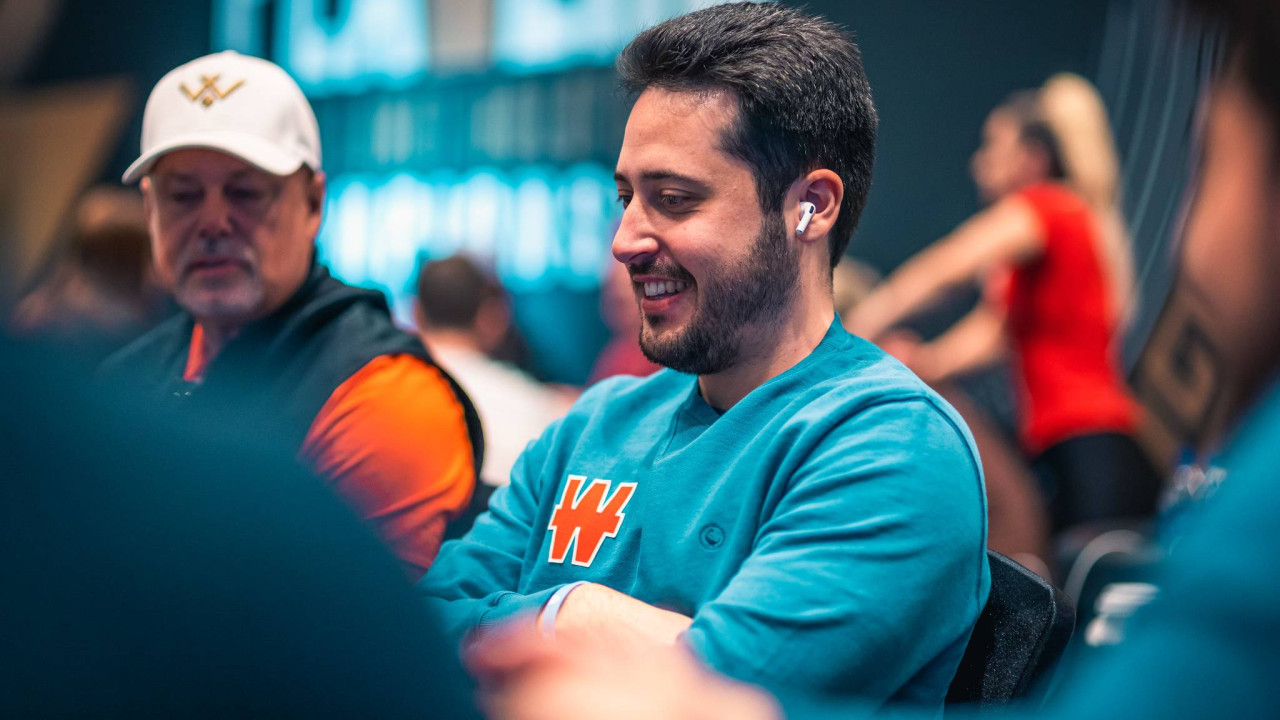 Adrián Mateos sigue en racha: campeón del Wednesday Double Stack HR $1.050 por 19.692 $
