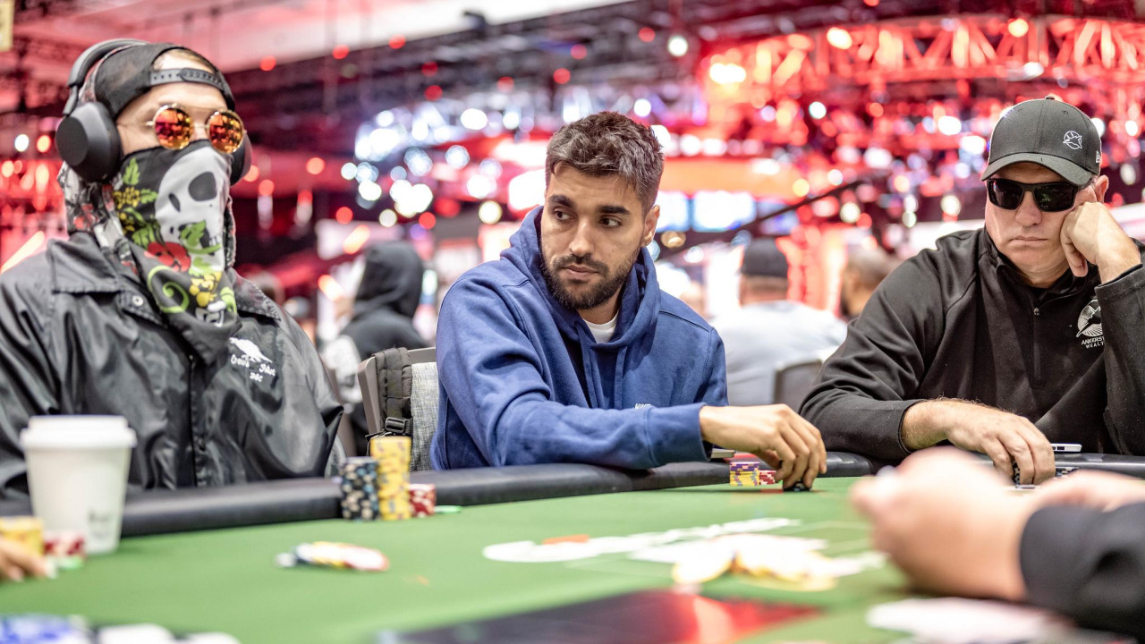 Saavedra naufraga fuera de la FT en el $800 6-Max NLH Championship