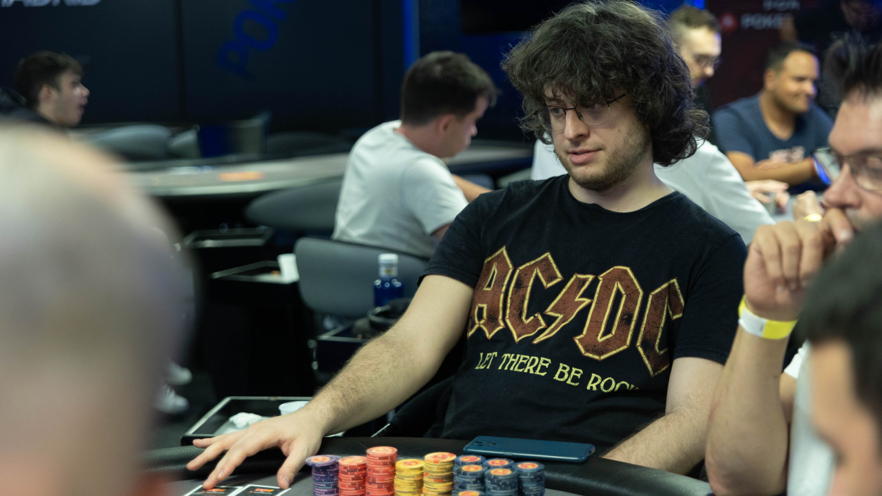 Un Gerard Carbó "gforcall" en modo rockero marca el ritmo en el Día 1 B del Main Event