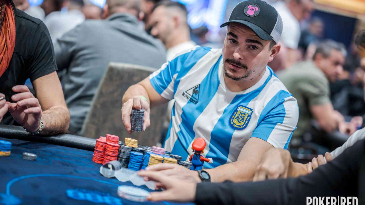 Un sublime Héctor Buján consigue el liderato en el Día 1C del CNP888 Gran Final Main Event
