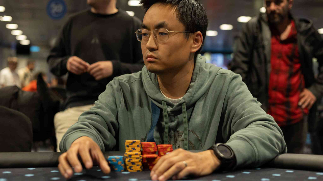 Chang Tan revienta el Día 1A y pasa como chipleader