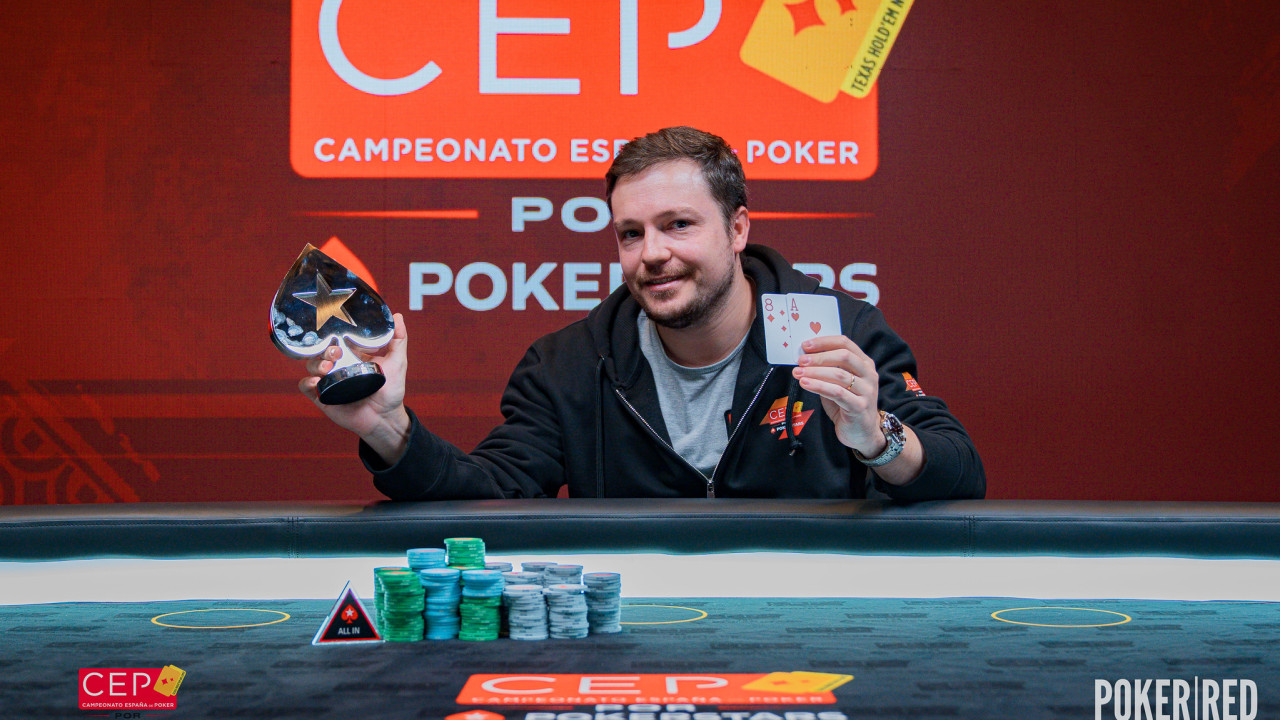 Santiago Navarro toma el castillo por 33.875 €