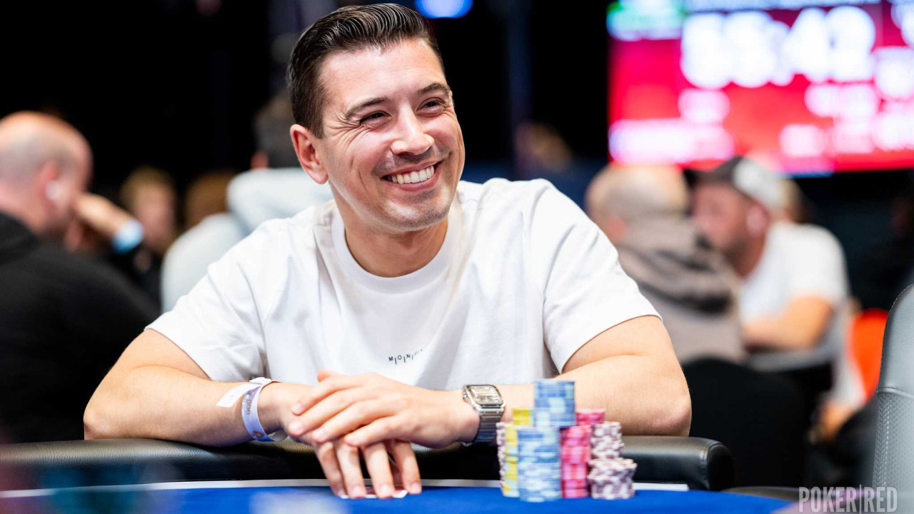 El dedo de Vicente Delgado señala el camino en el Día 1B del Main Event