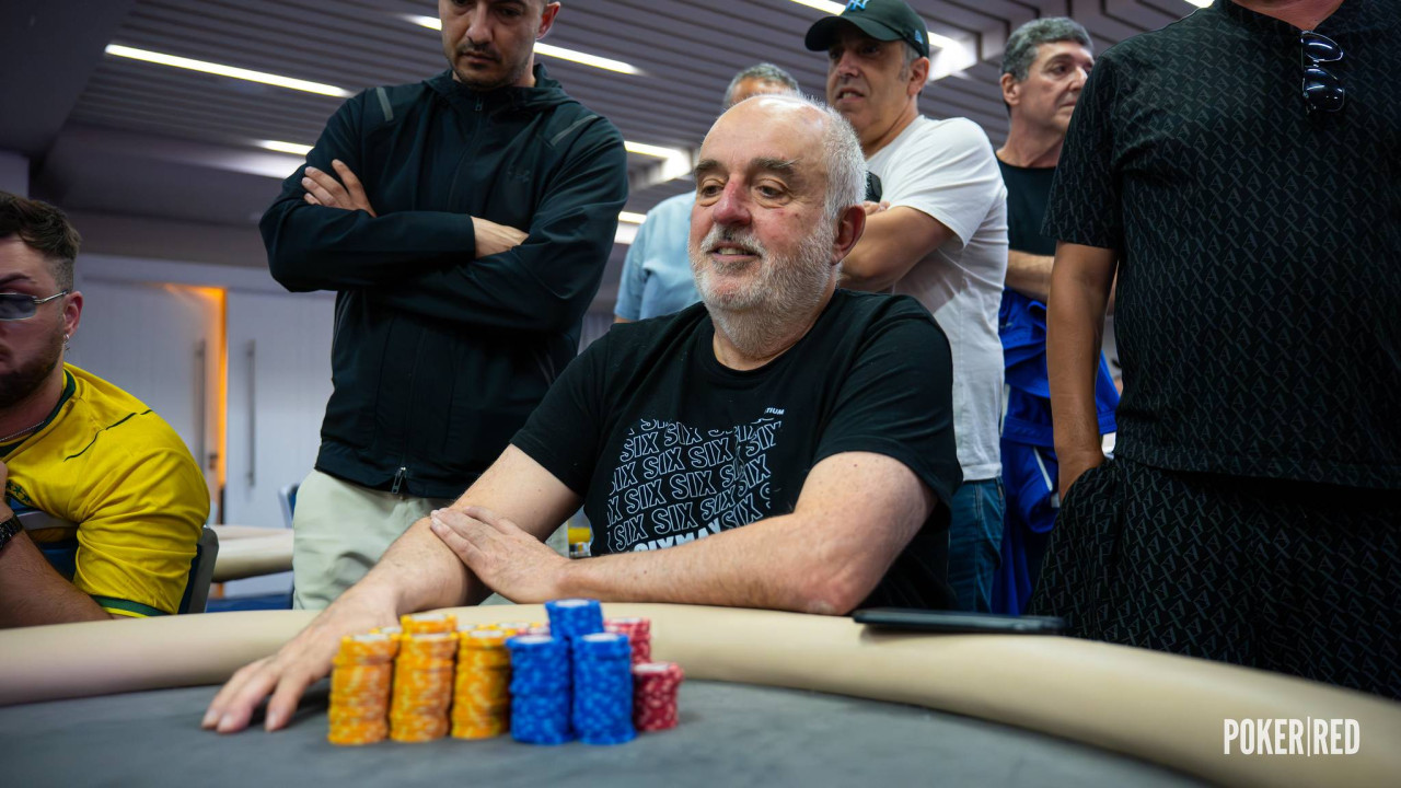 Antonio Ruiz lidera a los 18 supervivientes de un Main Event récord que cerró en 329 entradas