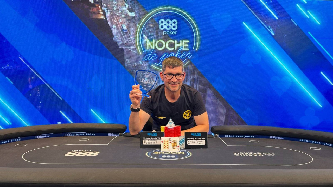 Edgar Bermejo consigue el pase a la Gran Final de la octava temporada de Noche de Poker