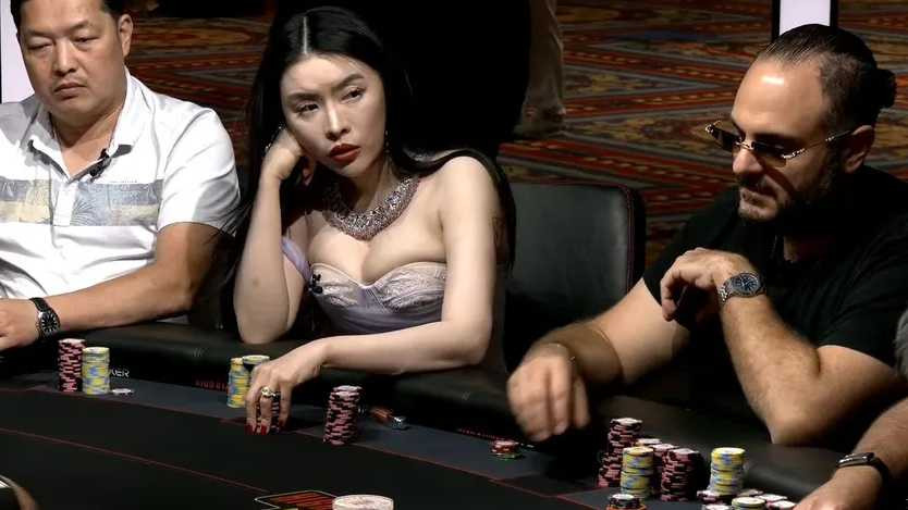 Britney, expulsada en directo de la primera partida de cash de las WSOP