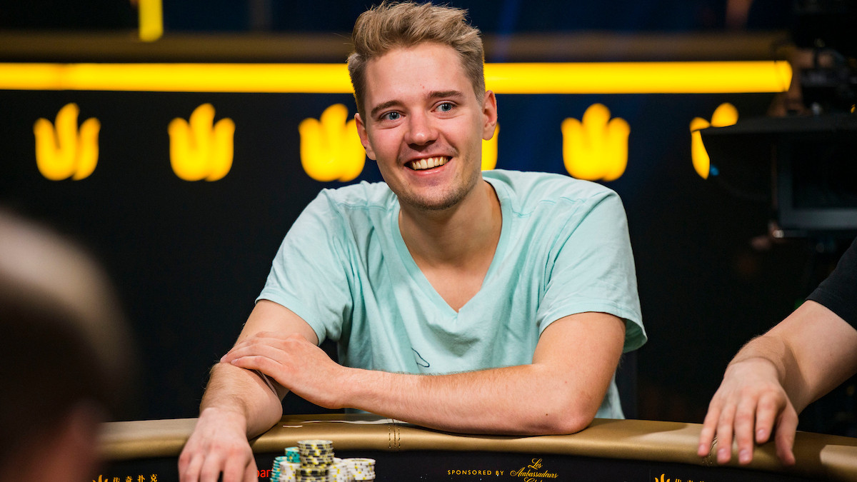 Linus Loeliger lidera el $200k Invitational tras el Día 1