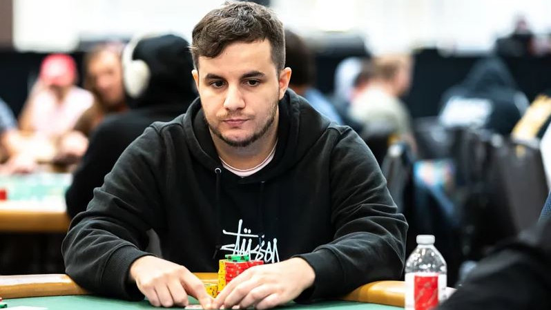 Juanki Vecino y Nacho Morón pasan al Día 3 del Event #60: $3,000 NLH