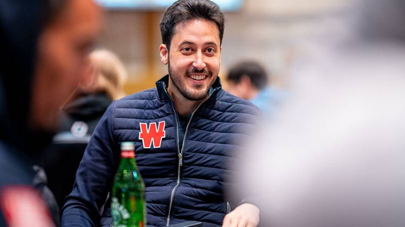 Adrián Mateos pasa en el top 10 al Día 2 del 100K $ High Roller
