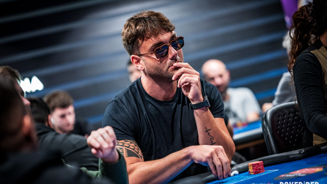 Matteo Ferrar consigue doblarse antes del primer descanso del día