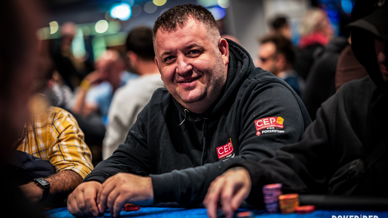 Petru Tarlev arañando ciegas en un bote 6-handed