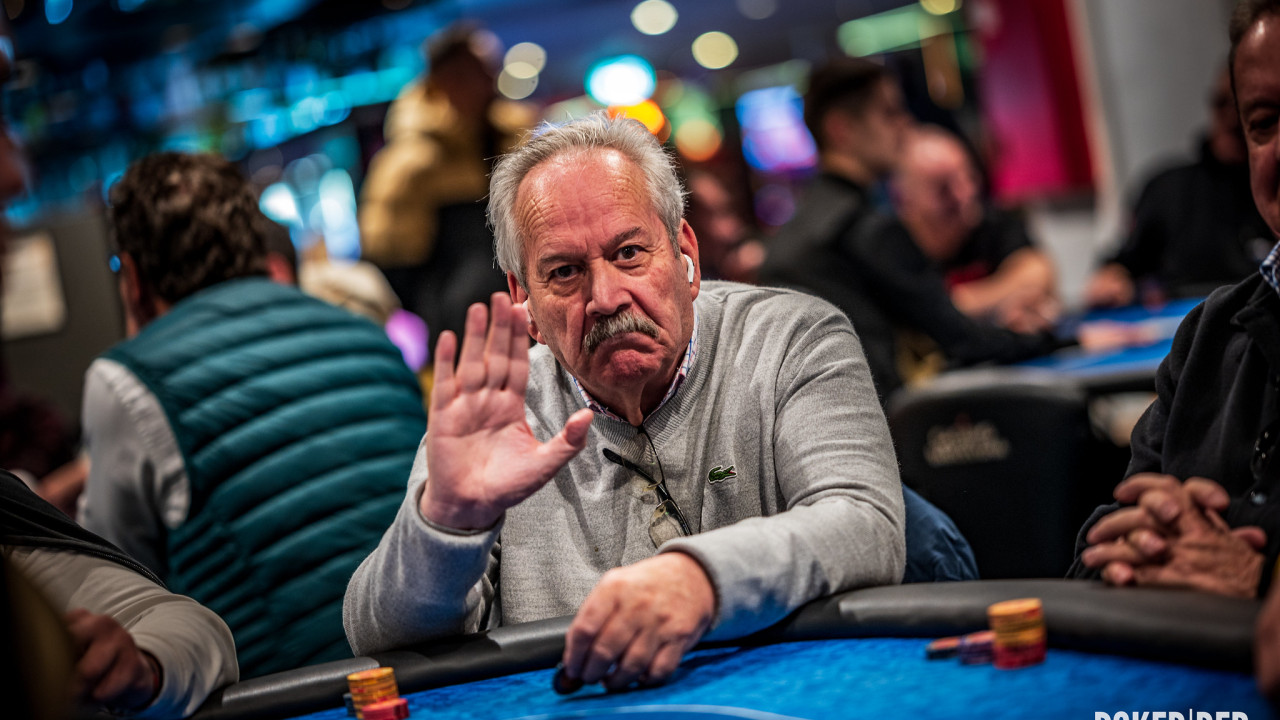 Los jugadores del Main Event se van a un descanso de una hora