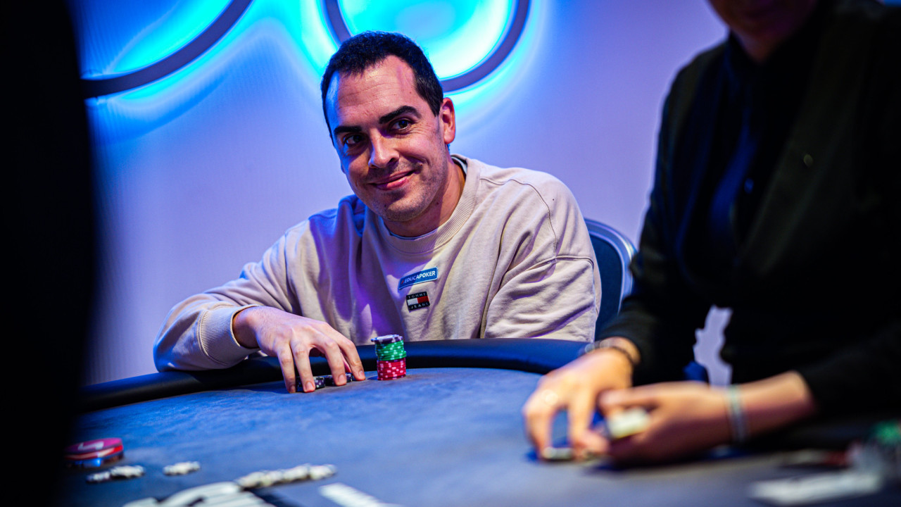 ¡Adrián 'Elmorobielsa' Chabbi consigue doblarse!